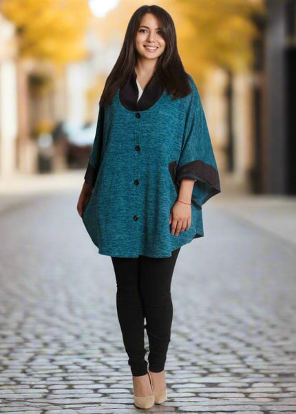 Poncho-uri elegante și versatile în mărimi mari pentru femei.