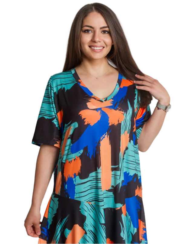 Rochie evazată cu model abstract colorat și decolteu în V