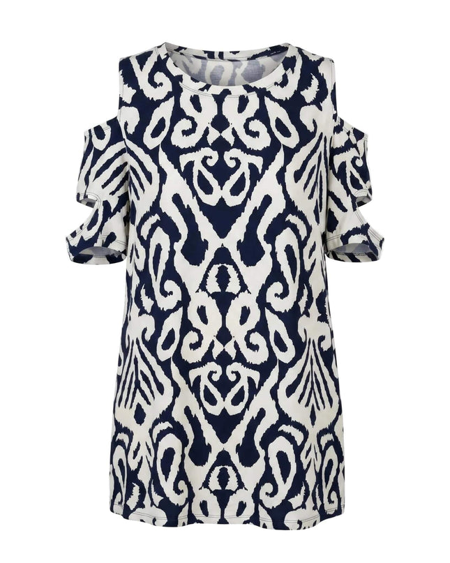 Бежова лятна туника големи размери с тъмносин абстрактен принт и отворени рамене, представена на бял фон.