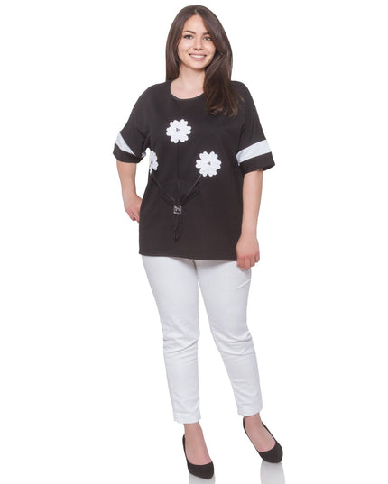 Черна дамска блуза с апликация на цветя - флорален десен - еластична и удобна - Пролет - Лято - Произведено в България - Maxi Market