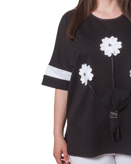 Черна дамска блуза с апликация на цветя - флорален десен - еластична и удобна - Пролет - Лято - Произведено в България - Maxi Market