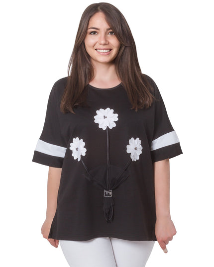 Черна дамска блуза с апликация на цветя - флорален десен - еластична и удобна - Пролет - Лято - Произведено в България - Maxi Market