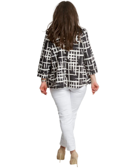 Черно - бяло сако с геометричен десен в големи размери - Maxi Market