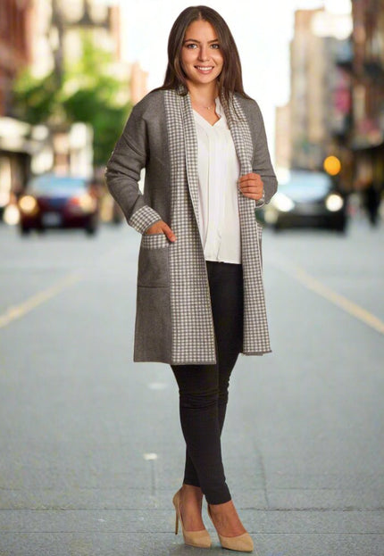 Дамска макси жилетка в сив цвят с каре детайли и джобчета - Maxi Market