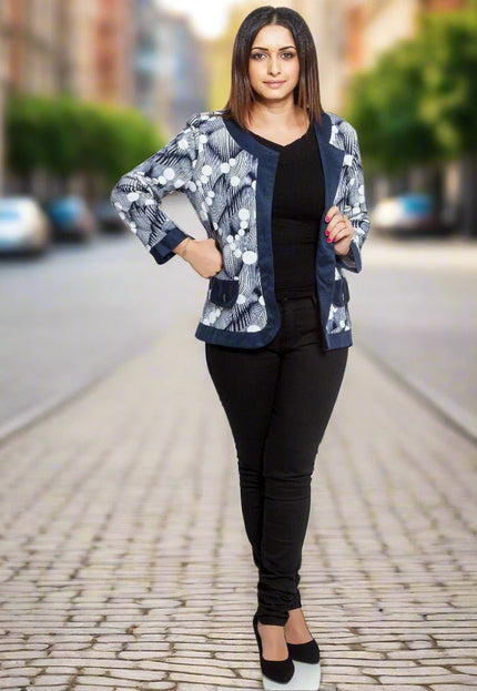Дамска жилетка в тъмносиньо - Абстрактен десен - Maxi Market