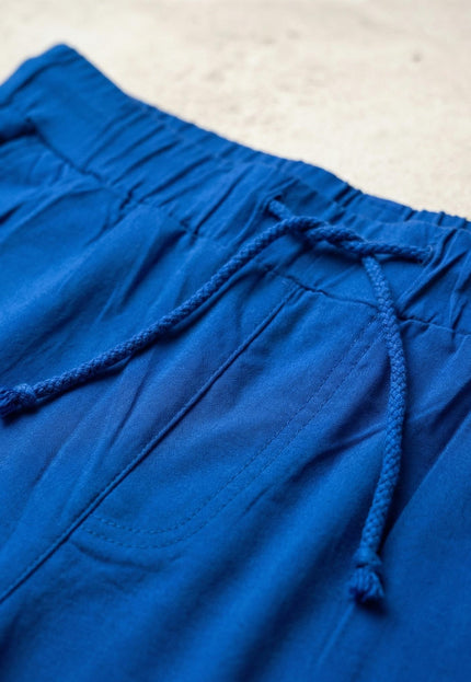 Дамски панталон големи размери в кралскосин цвят с ластик и връзки