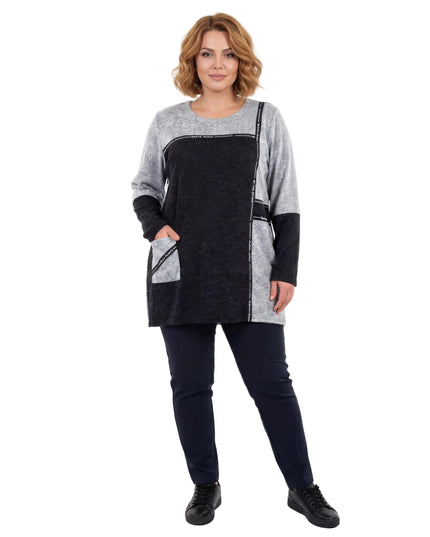 Сива туника в големи размери с черен акцент и джоб