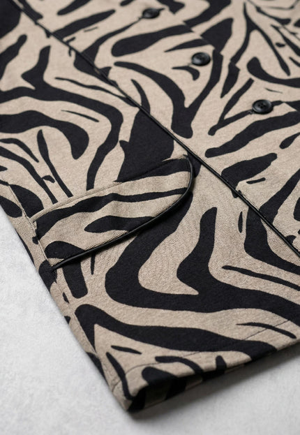 Официално дамско макси сако в бежово с ефектен десен и обло деколте