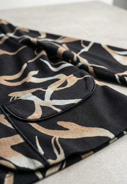 Елегантно черно макси сако с абстрактен десен и копчета