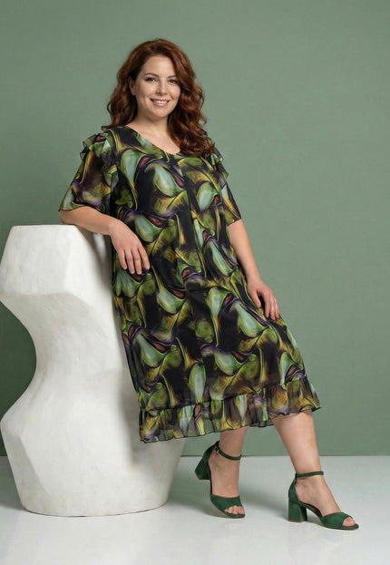 Официална шифонена рокля в пъстър десен с разкроена кройка