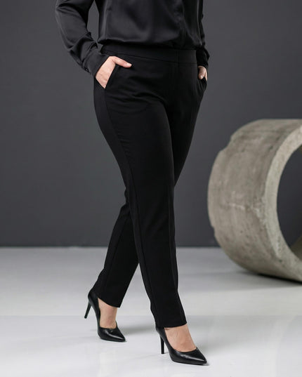 Официален черен панталон с дискретни камъни в големи размери