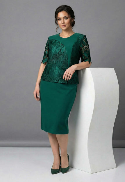 Rochie formală verde, din dantelă, cu broșă, mărimi mari