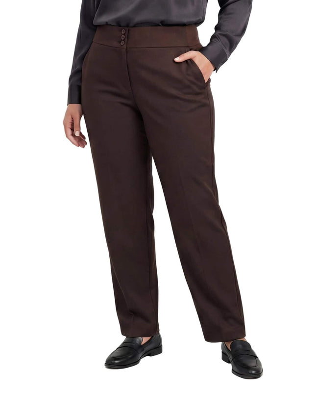 Елегантен кафяв панталон с висока талия и три копчета на колана, заснет отпред върху модел.