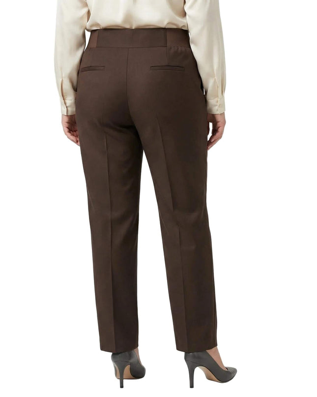 Елегантен кафяв панталон с висока талия и права кройка, изглед отзад с акцент върху задната част и джобовете.