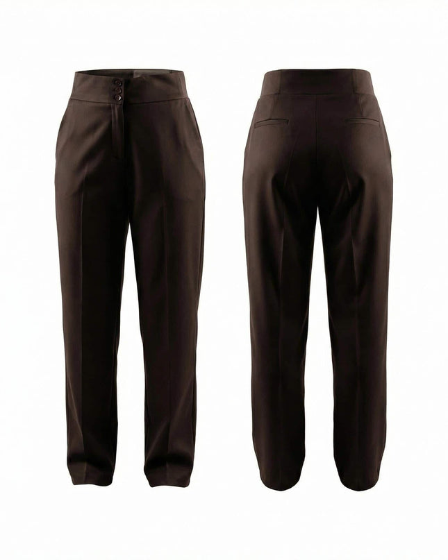 Елегантен кафяв панталон с висока талия и три копчета, заснет в комбиниран изглед отпред и отзад на бял фон.