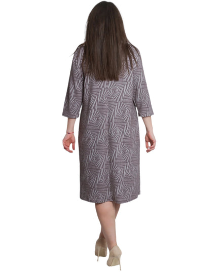 Елегантна права рокля с геометричен релефен десен в цвят мока - Maxi Market