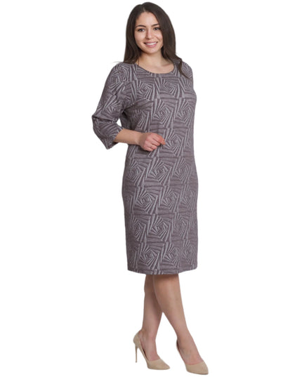 Елегантна права рокля с геометричен релефен десен в цвят мока - Maxi Market