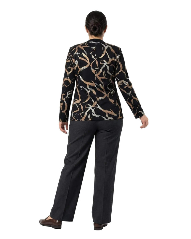 Елегантно черно макси сако с абстрактен десен и права кройка, снимано отзад в цял ръст върху бял фон за детайлен поглед върху гърба на модела.