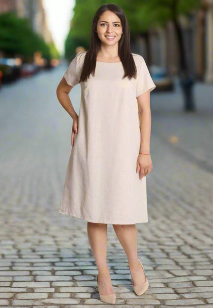 Лятна ленена рокля в бежово в макси размери - Maxi Market