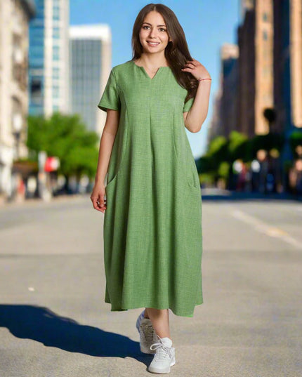 Лятна разкроена ленена рокля с V - деколте и джобове - Maxi Market