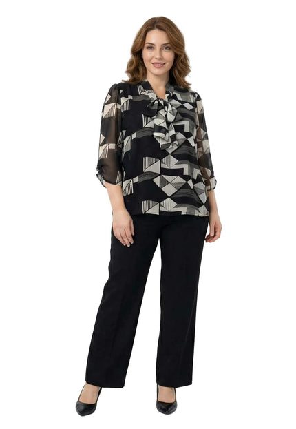 Официална черна макси туника с панделка и геометричен принт, представена в цял ръст върху модел на бял фон.