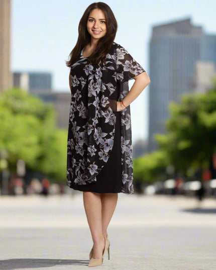 Официална черна рокля с шифон на цветя в големи размери - Maxi Market