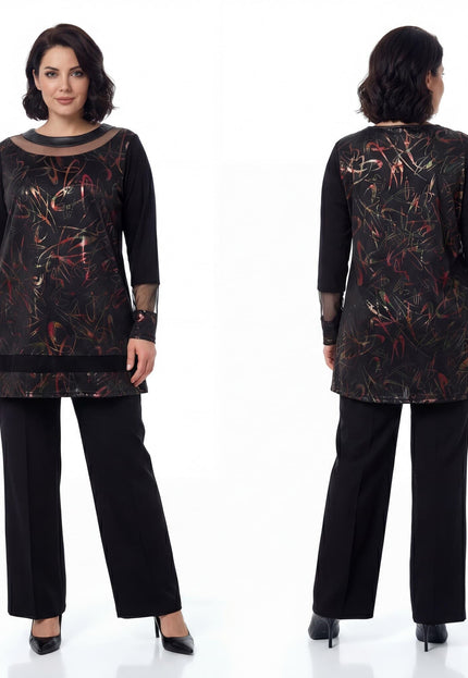 Официална черна туника големи размери с ефектно деколте и абстрактен принт в червено и златисто, представена в комбиниран изглед отпред и отзад.