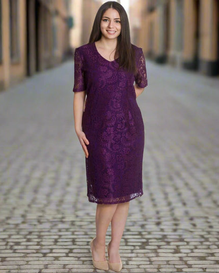 Официална права рокля с дантела в лилав цвят - Maxi Market