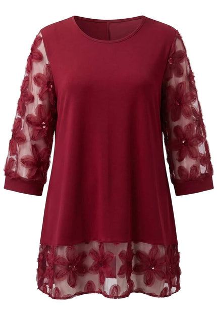 Официална разкроена макси туника в цвят бордо, заснета на бял фон. Моделът се отличава с ефирни 3/4 ръкави и нежен подгъв от флорален тюл.