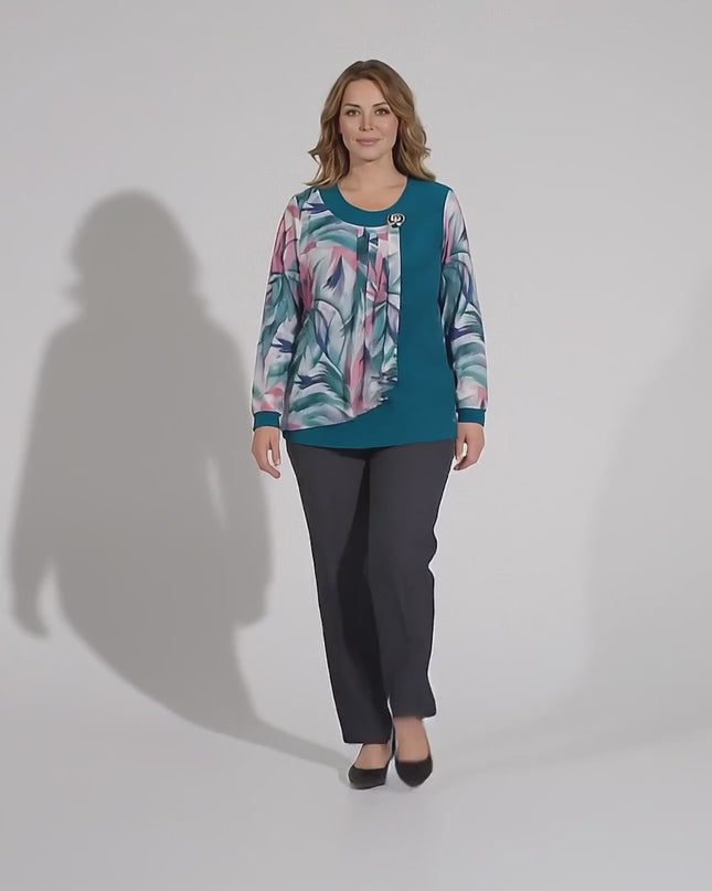 Видео на модел, представящ Официална макси туника в цвят петрол с ефирен шифон и брошка в студийна среда