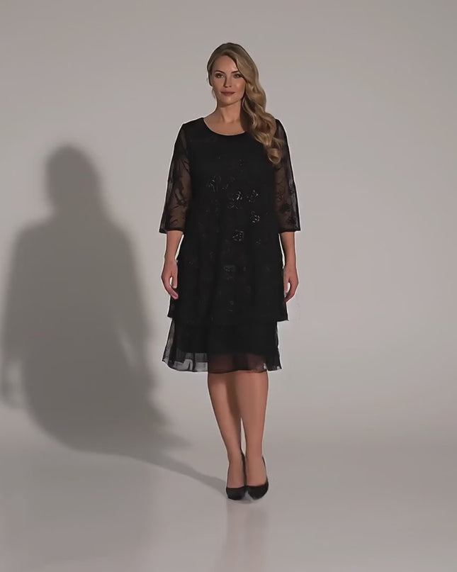 Rochie neagră elegantă cu mâneci din șifon și decorațiuni florale cu pietre