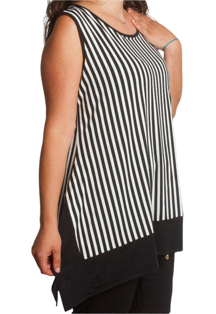 Разкроен потник с черно - бяло райе и асиметричен подгъв - Maxi Market