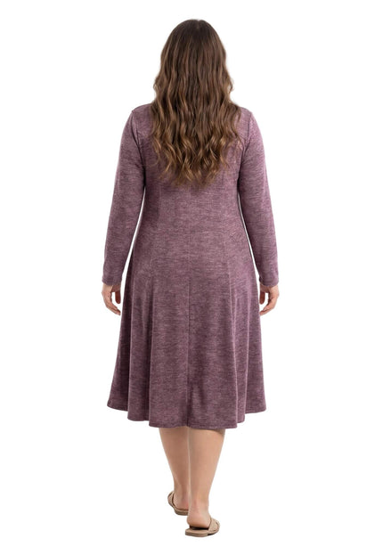 Разкроена рокля от плътна вискоза в цвят пепел от рози – изглед отзад. Снимката показва вертикалните шевове на гърба и свободното падане на полата.