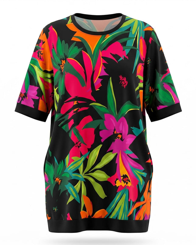 Лятна туника големи размери с едър тропически флорален принт и черни кантове, представена отпред на бял фон.