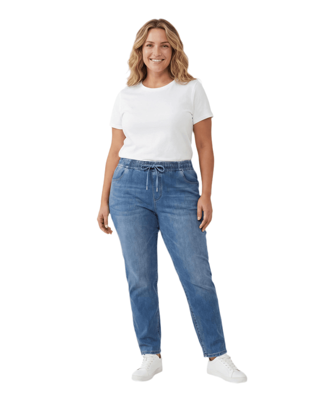 Сини макси дамски дънки с ластик и връзки, изработени от тенсел и памук, показани върху модел в цял ръст.