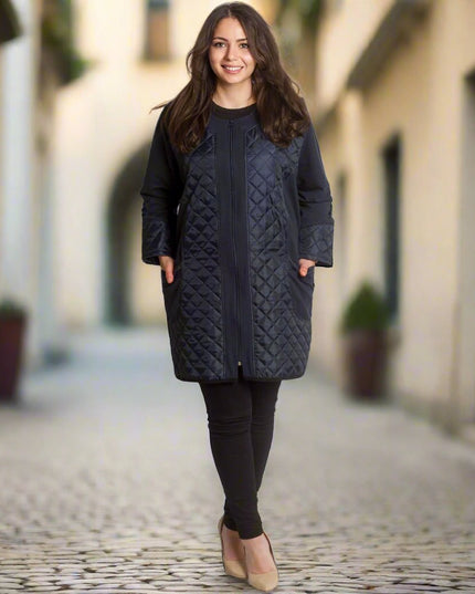 Тъмносин капитониран жакет с джобове и цип в големи размери - Maxi Market