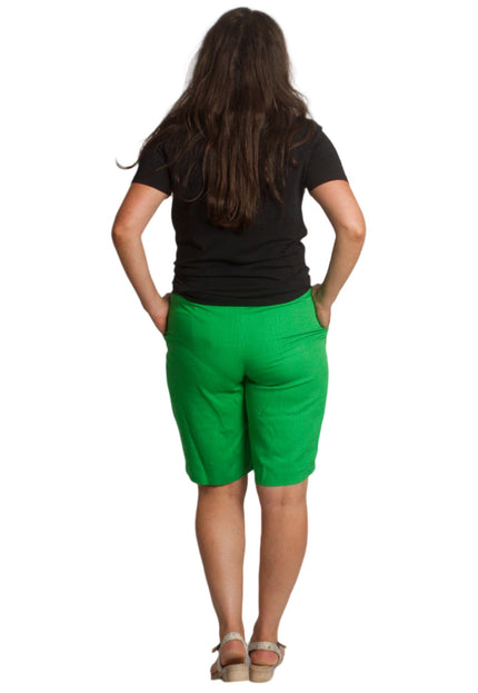 Зелени къси панталони с джобове и цип в големи размери - Maxi Market