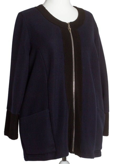 Жакет в големи размери в тъмносин цвят с обло деколте и цип - Maxi Market